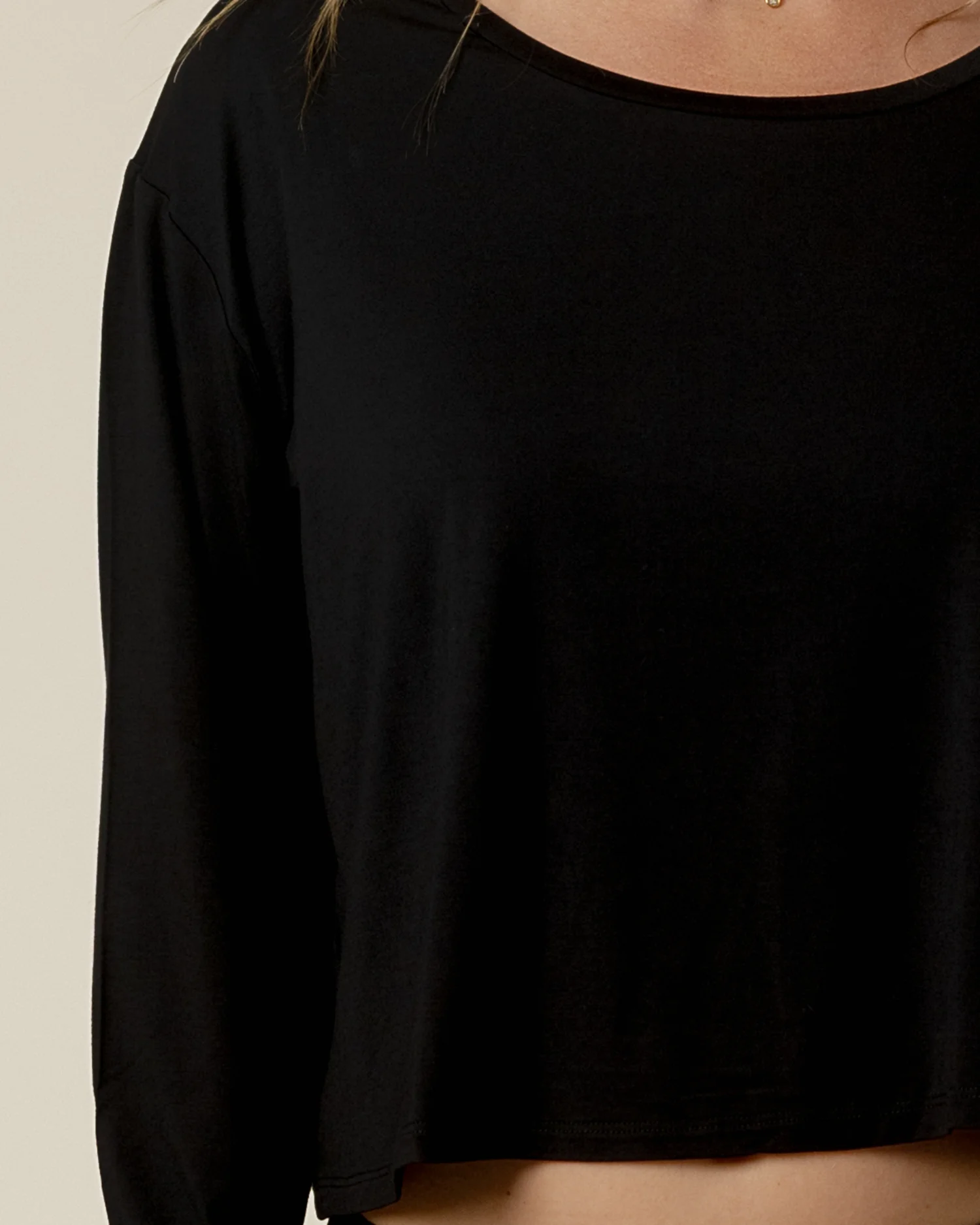 Aria Bamboo Casual Cropped Long Sleeve Top | Black - Image 2