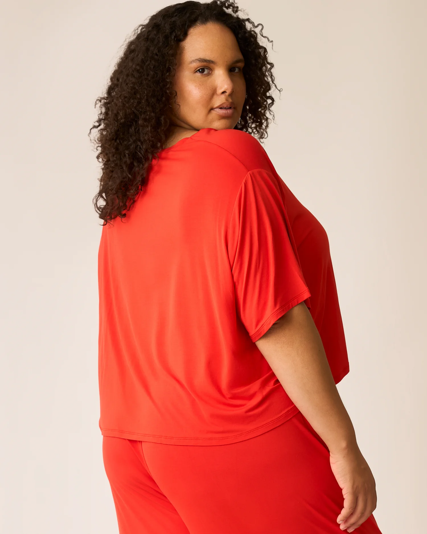 Aria Bamboo Casual Cropped Short Sleeve Top | Bright Red - Image 4