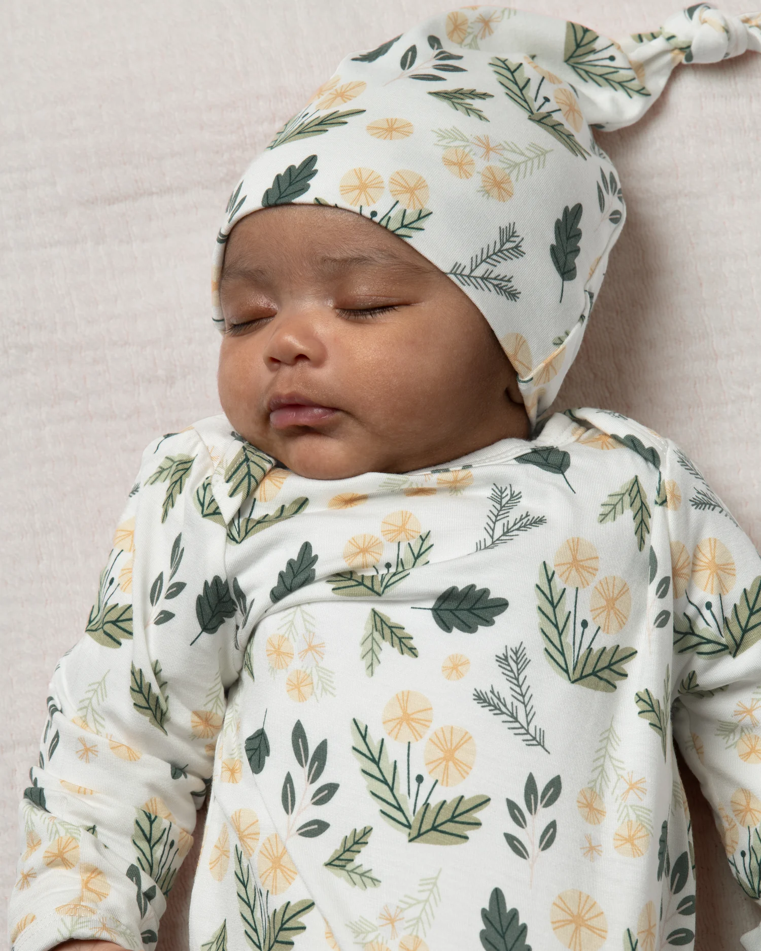 Bamboo Knotted Baby Gown & Hat | Honey Dandelion - Image 2
